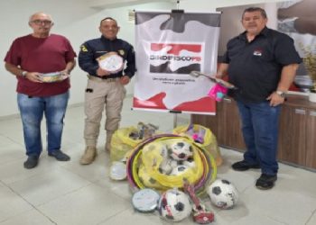 Sindifisco-PB doa brinquedos à Polícia Rodoviária Federal para distribuição no Dia das Crianças