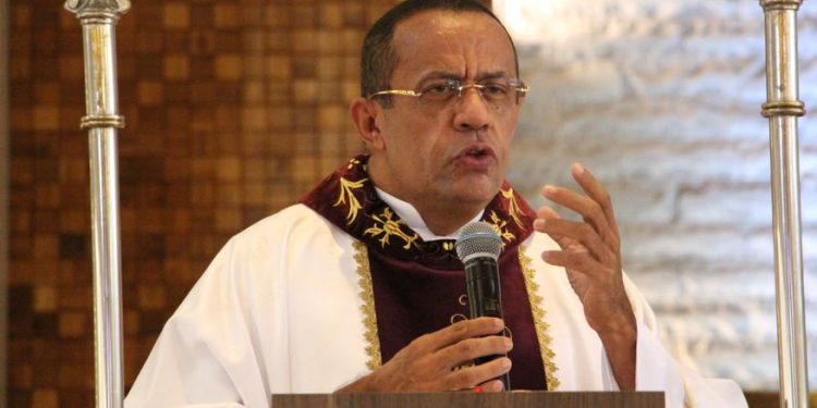Desembargador do TJ que mandou prender autoridades na Calvário, determina prisão do padre Egídio