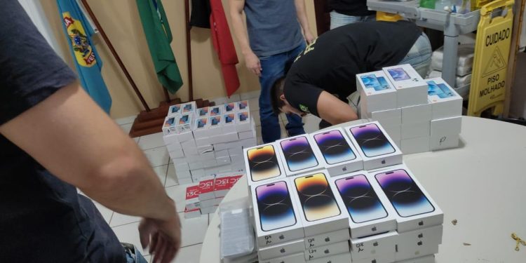 URGENTE! PF apreende na Paraíba 1,2 tonelada de maconha e cocaína e quase R$ 1 milhão em eletrônicos