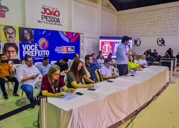 Léo Bezerra destaca gestão participativa em Audiência Pública no bairro do Valentina de Figueiredo