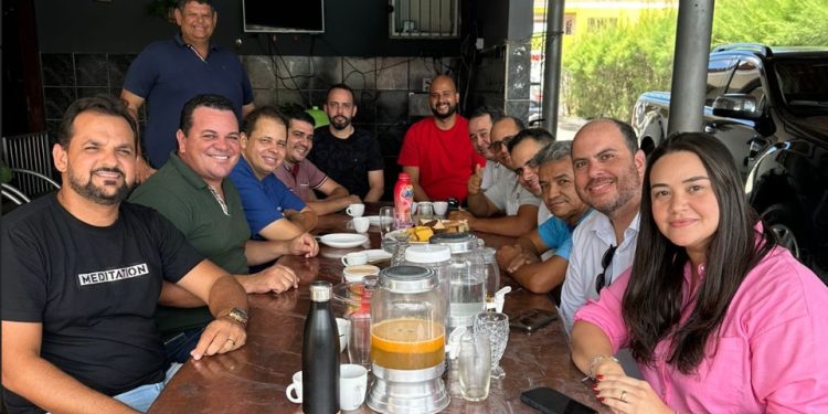 Pré-candidatos a prefeito, Glicério Feitosa e Diego do Kipreço selam união em prol de “uma Bayeux melhor”