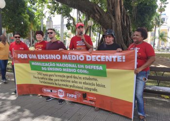 Antônio Arruda destaca mobilização e manifestos do Sintep-PB nas 14 regionais em defesa do ensino médio