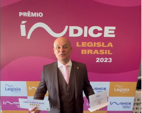 VEJA- Paraibano Cabo Gilberto recebe prêmio por figurar entre os 16 deputados mais bem avaliados do Brasil