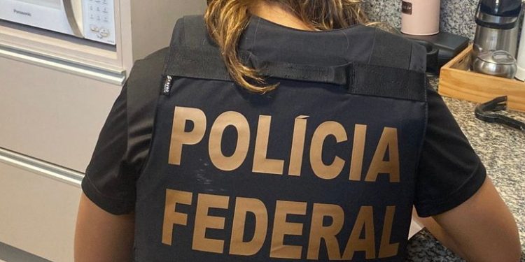 Operação da Polícia Federal cumpre 27 mandados e mira desvios de recursos de emendas do orçamento