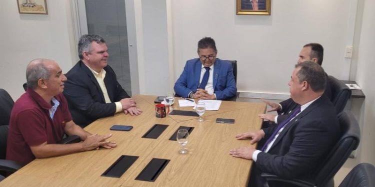 O deputado do Fisco, a pauta da categoria e o pleito do Sindifisco ao presidente da AL, Adriano Galdino