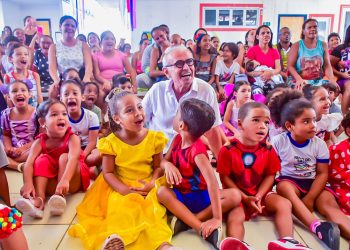 Cícero abre colônia de férias nos 93 centros de educação infantil e destaca cuidado com as crianças