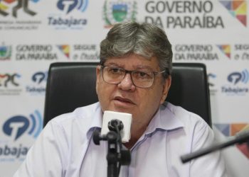 João anuncia reajuste linear acima da inflação, 20% da bolsa da segurança e magistério e piso dos professores