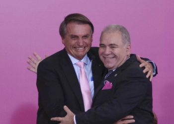 Queiroga confirma vinda de Bolsonaro na 6ª para receber título em JP e encontro no ginásio do Cabo Branco