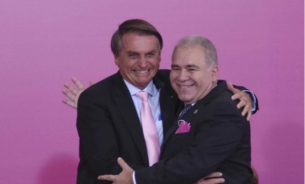 Queiroga confirma vinda de Bolsonaro na 6ª para receber título em JP e encontro no ginásio do Cabo Branco