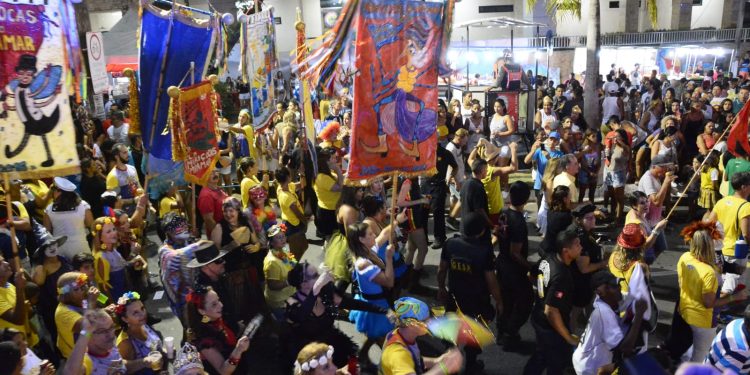 Bloco Muriçocas do Miramar desfila hoje com Fuba, Chico César, Renata Arruda, Capilé entre outros