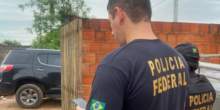 Operação da Polícia Federal em Parnaíba combate crimes sexuais em grupos de aplicativos de mensagens