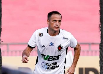 Botafogo-PB vence Juazeirense com gol de Pipico, no Almeidão, e é líder isolado na Copa do Nordeste