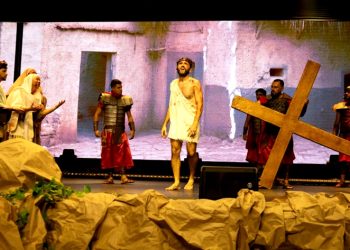 Devido sucesso de público, Espetáculo Páscoa de Todos os Povos amplia sessões neste sábado na Cidade Viva