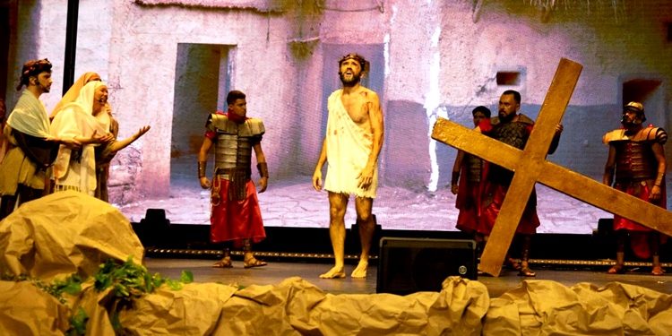 Devido sucesso de público, Espetáculo Páscoa de Todos os Povos amplia sessões neste sábado na Cidade Viva