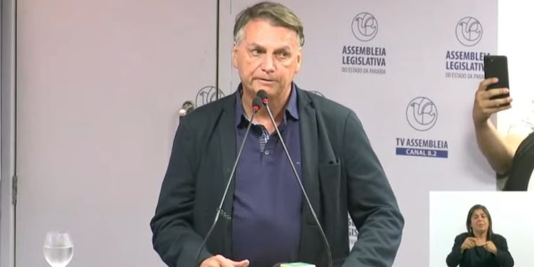 AO VIVO- Ex-presidente Bolsonaro discursa na Assembleia Legislativa ao receber título de cidadão paraibano