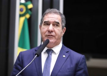 Câmara aprova projeto que amplia punição a cambistas por venda de ingressos de shows e eventos