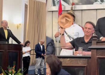 VÍDEO- Deputado Cabo Gilberto faz discurso durante outorga de título de cidadão a Bolsonaro em AL