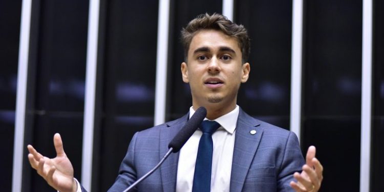 Ministro do STF atende manifestação da PGR e arquiva pedidos de investigação contra Nikolas Ferreira