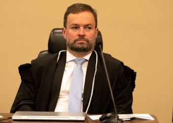 Relator vota contra pedido de cassação de mandato do senador Sérgio Moro em julgamento no TRE/PR