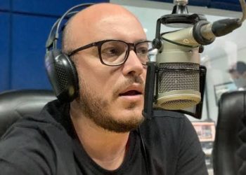 Mesa diretora da Câmara Municipal apresenta “Título de Cidadão Pessoense” ao jornalista Thiago Moraes