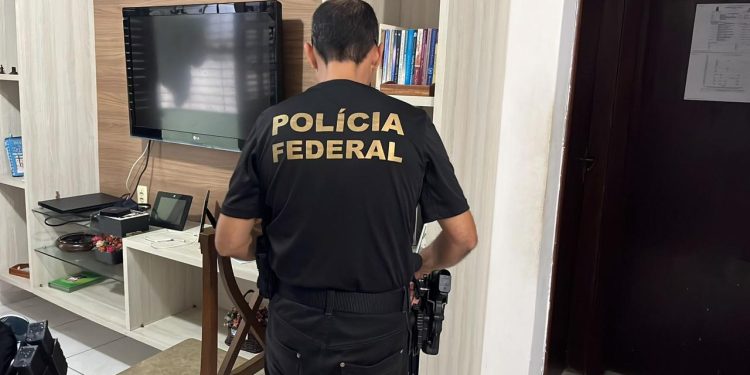 Operação da PF em João Pessoa mira ex-gerente da Caixa e esposa por empréstimos em nome de clientes