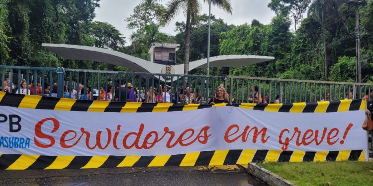 Em greve há 78 dias, servidores da UFPB rejeitam proposta do Governo Lula e intensificam movimento