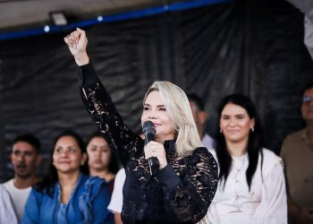 Prefeita Karla Pimentel homologa concursos públicos para ocupação de cargos em diversas áreas