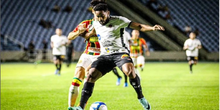 JOGO HERÓICO- Botafogo/PB jogando fora de casa, com um atleta a menos, vence e é vice-líder na Série C