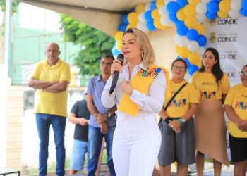 Karla Pimentel anuncia pagamento da primeira parcela do 13º salário dos servidores do município de Conde