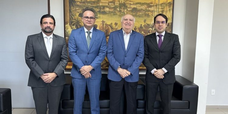 Procurador-Geral do Estado visita TCE, conhece ferramentas de controle e fortalecer laços com órgão