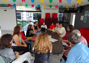 Sindifisco reativa coral e maestro ressalta benefícios à saúde, atividade humanizadora que “alimenta o espírito”