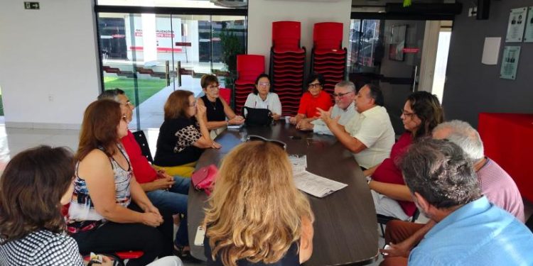 Sindifisco reativa coral e maestro ressalta benefícios à saúde, atividade humanizadora que “alimenta o espírito”