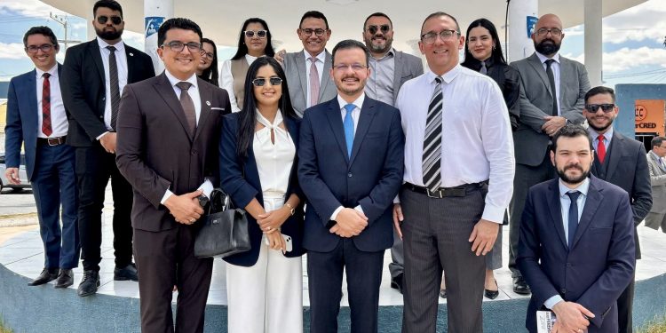 Thiago Leite participa de Desagravo em Piancó e ressalta união da advocacia em defesa das prerrogativas