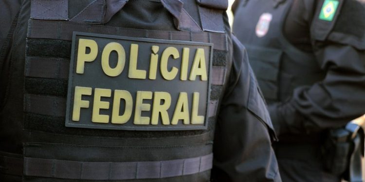 Operação da PF mira lavagem de dinheiro e desvios de recursos públicos que envolvem R$ 65 milhões