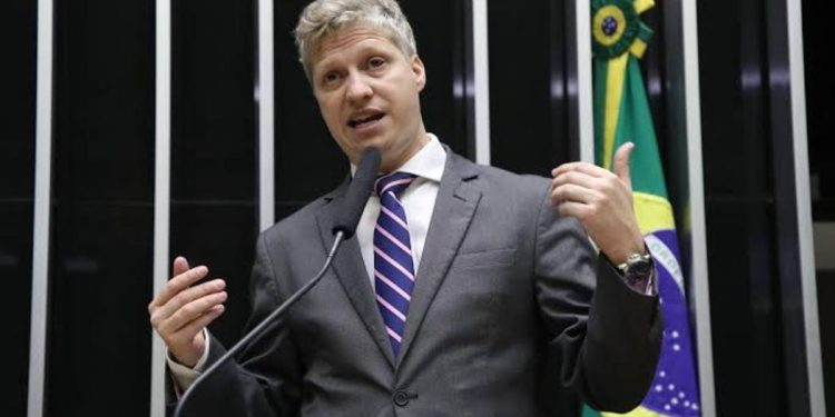 Novo realiza café da manhã para imprensa com presenças do deputado Marcel Van Hattem, Marcelo Queiroga e Sérgio Queiroz