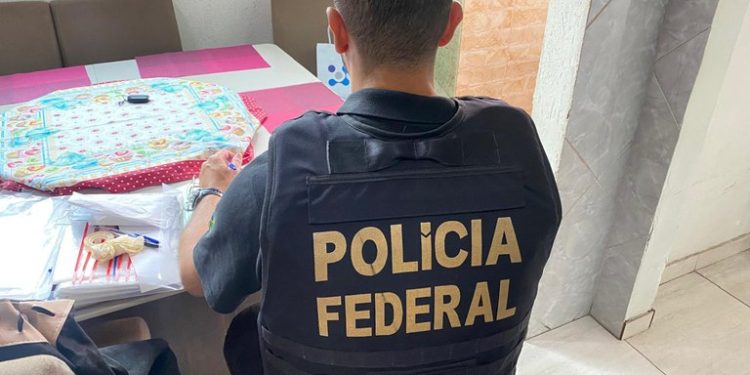 Operação da Polícia Federal mira esquema criminoso em cooptação de pessoas para mudança de domicílio eleitoral