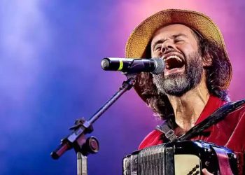 “Pra Sonhar”, com Marcelo Jeneci, em show solo no Espaço Cultural em João Pessoa nesta terça-feira
