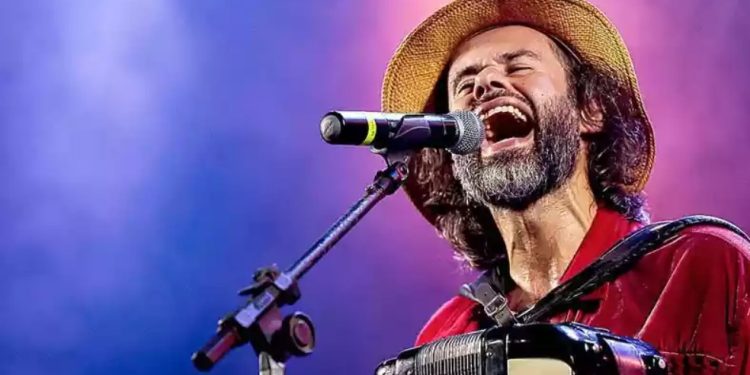 “Pra Sonhar”, com Marcelo Jeneci, em show solo no Espaço Cultural em João Pessoa nesta terça-feira