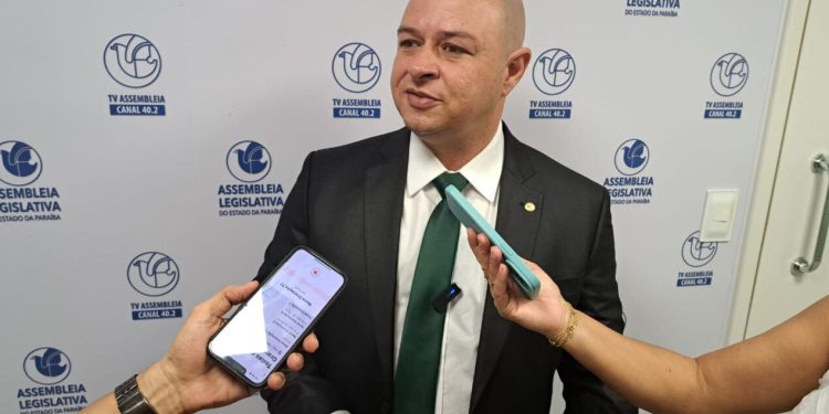 Após decisão do STF sobre porte de maconha, projeto do deputado Sgt Rui proíbe uso de maconha em ambientes públicos