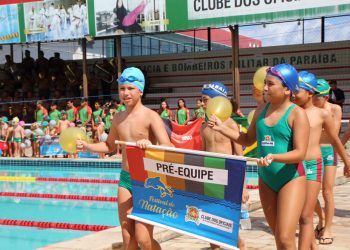 VEJA FOTOS- Clube dos Oficiais realiza em grande estilo apresentação de atletas das escolinhas de natação