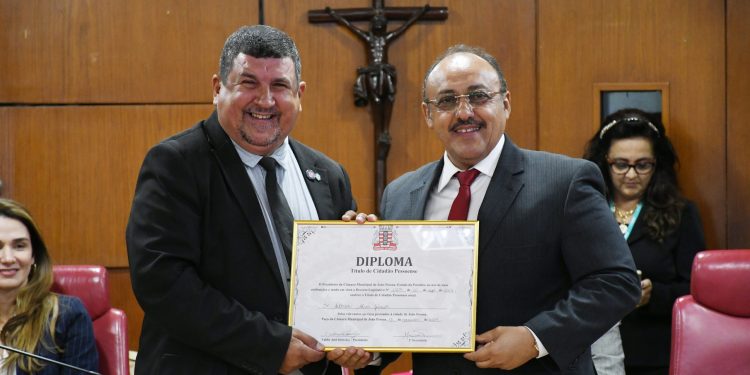CMJP homenageia presidente da Comissão de Arbitragem da FPF, Arthur Alves, com título de cidadão paraibano