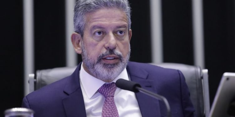 Presidente da Câmara critica investidas da PF contra deputados Cabo Gilberto e Marcel por fala na tribuna da Casa