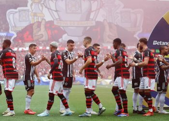 Veja prováveis escalações de Flamengo e Atlético para decisão do título da Copa do Brasil neste domingo