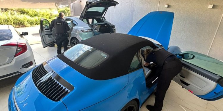 VEJA FOTOS- Operação da PF investiga digital influencers, cumpre 76 mandados de busca e apreensão e sequestro de carros de luxo