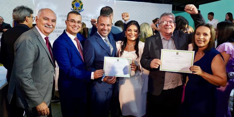 Henry Lira e Flávio Marinho são diplomados prefeito e vice-prefeito e renovam compromisso com Santa Luzia