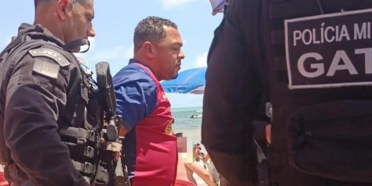 VÍDEOS- O incrível caso do líder do tráfico preso em pleno domingo de sol em uma praia de João Pessoa