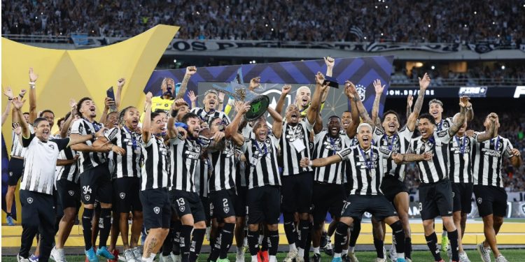 Botafogo faz história, após conquistar Libertadores, desbanca Palmeiras e sagra-se campeão do Brasileirão