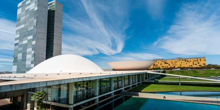 Ministro do STF, Flávio Dino libera retorno dos pagamentos de emendas parlamentares