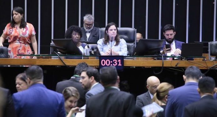 Conheça os 12 projetos aprovados pela Câmara dos Deputados para combater a violência contra a mulher