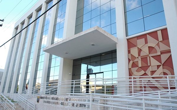 MP afirma que prefeito na Paraíba usou festa bancada com erário para promoção pessoal e pede a condenação do gestor